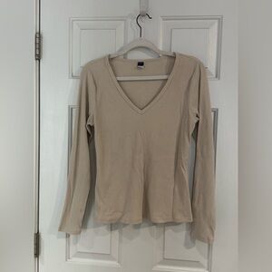 Old Navy Ribbed V-Neck Long-Sleeve Top in Light Beige